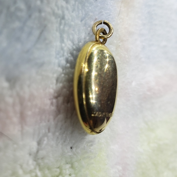 10K Gold Filled Signed, Hand-etched 1940's Puffy Pendant - Picture 6 of 6